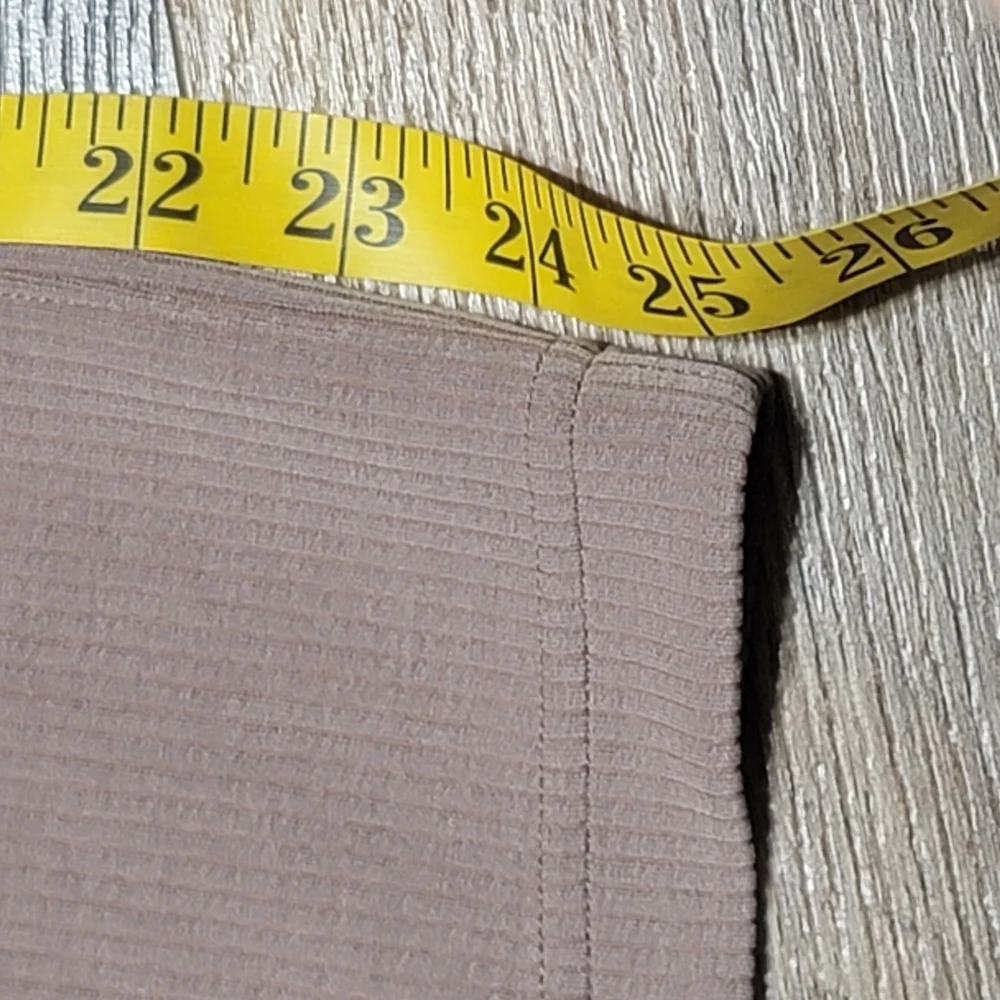 ​Lululemon Ribbed Softstreme Zip-Leg High-Rise Crop Pant 25